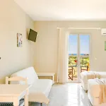 Nautilos Hotel *