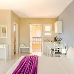 Nautilos Hotel *