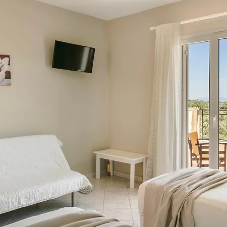 Nautilos Hotel *