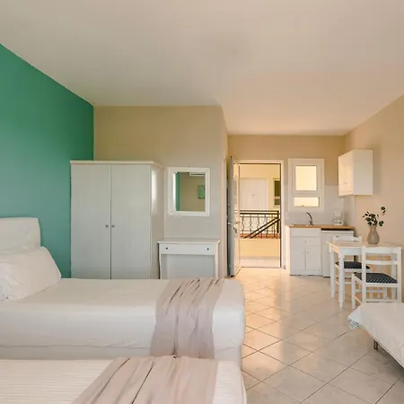 Nautilos Hotel *