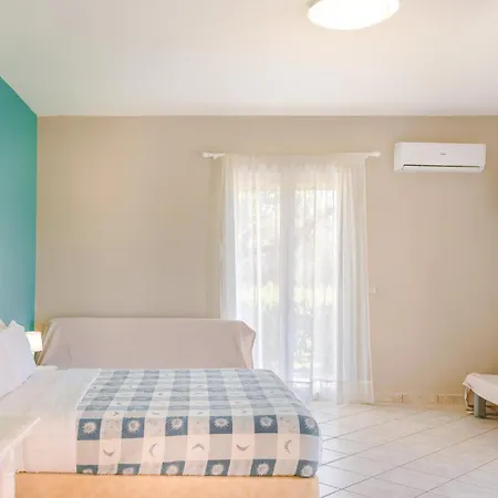 Nautilos Hotel *