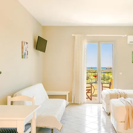Nautilos Hotel *