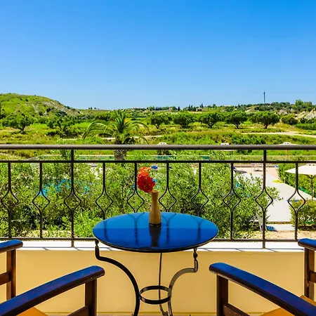 Nautilos Hotel *