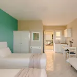 Nautilos Hotel *