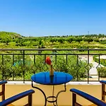 Nautilos Hotel *
